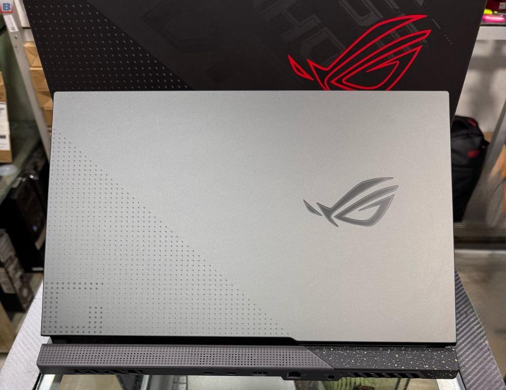 ASUS ROG Strix G713RW RYZEN 9